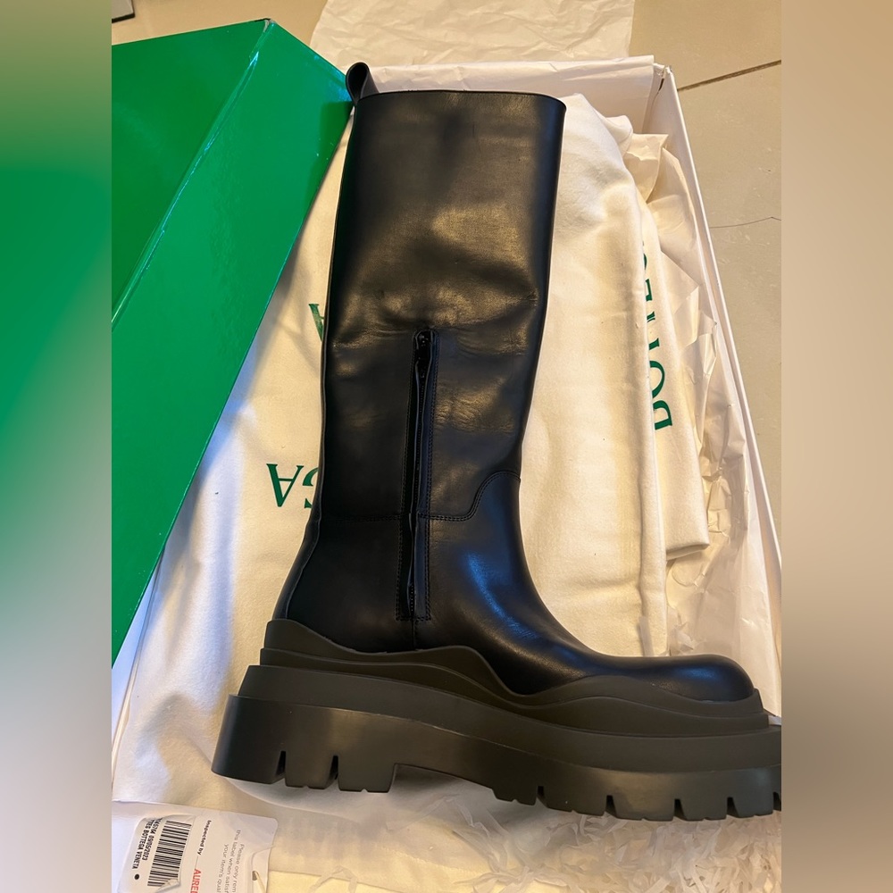 SOLD❌‼️⁉️⁉️BOTTEGA VENETA WOMEN KNEE HIGH TIRE BOOTS - Picture 3 of 4